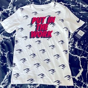 👉🏼NWT👈🏼 Nike Russell Wilson Kid’s Tee Size: Medium